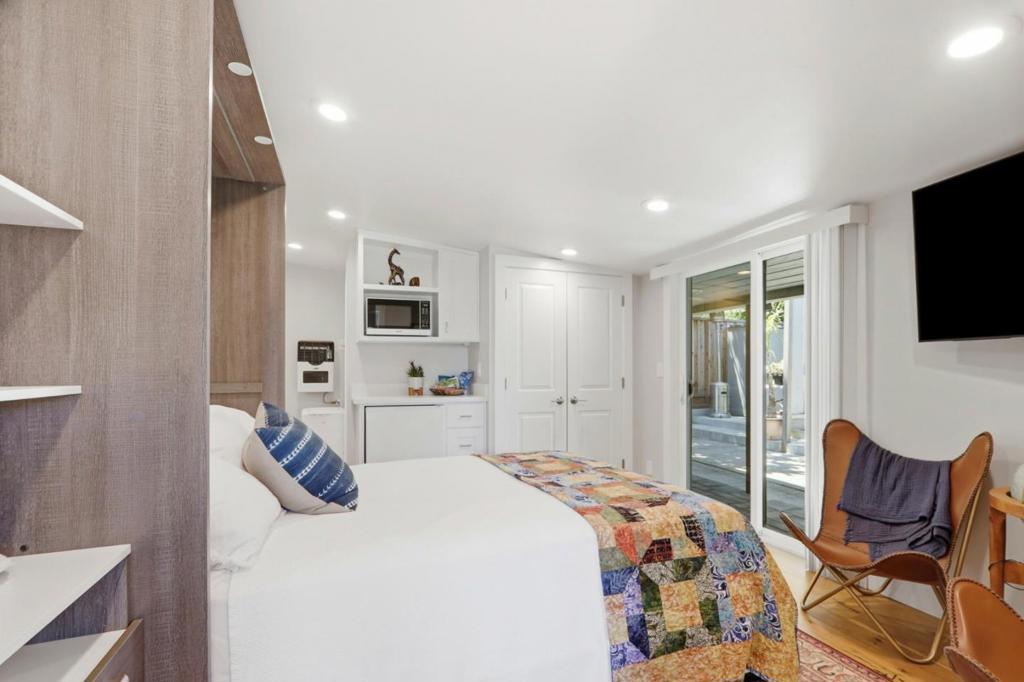 main property photo 76