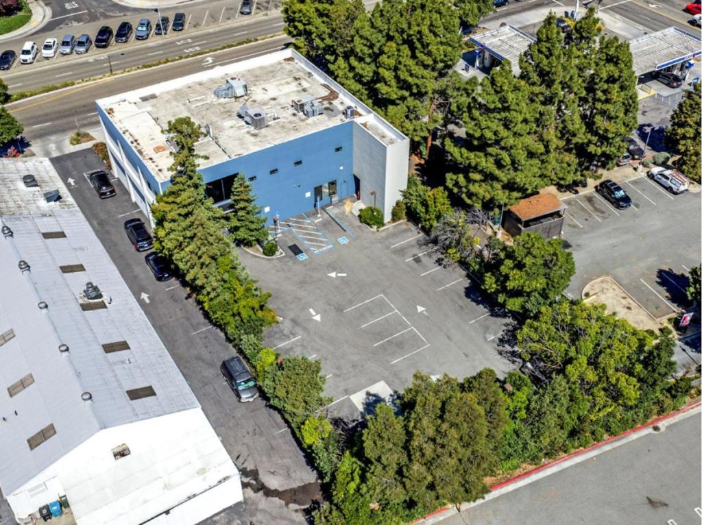 main property photo 9