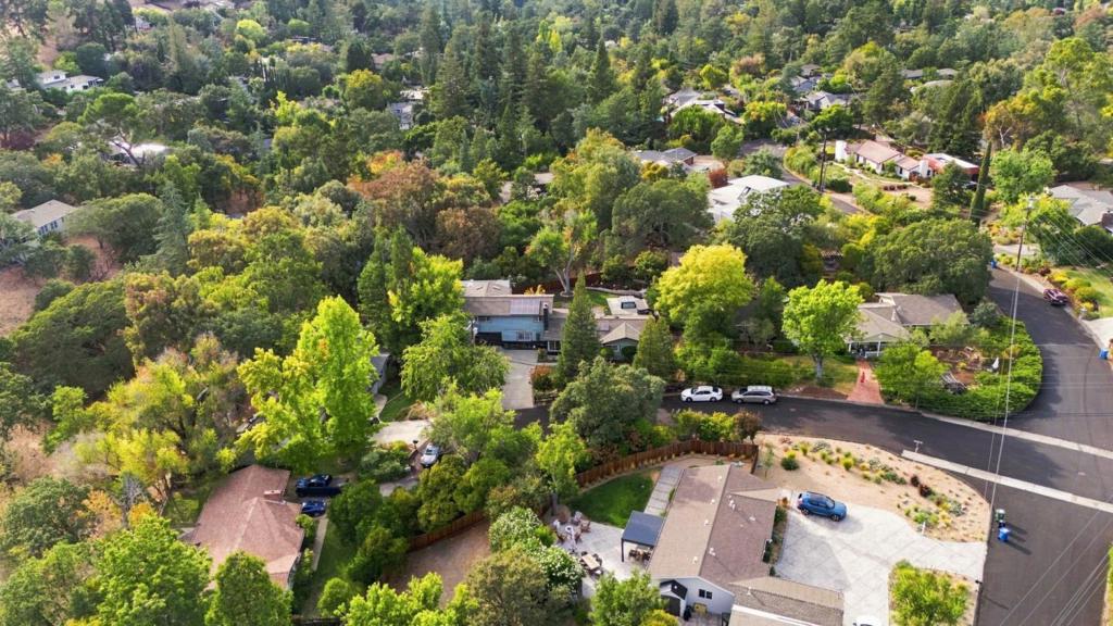 main property photo 60