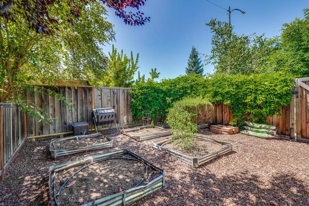 main property photo 65