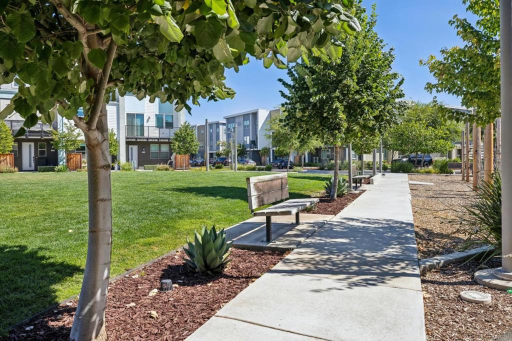 main property photo 66