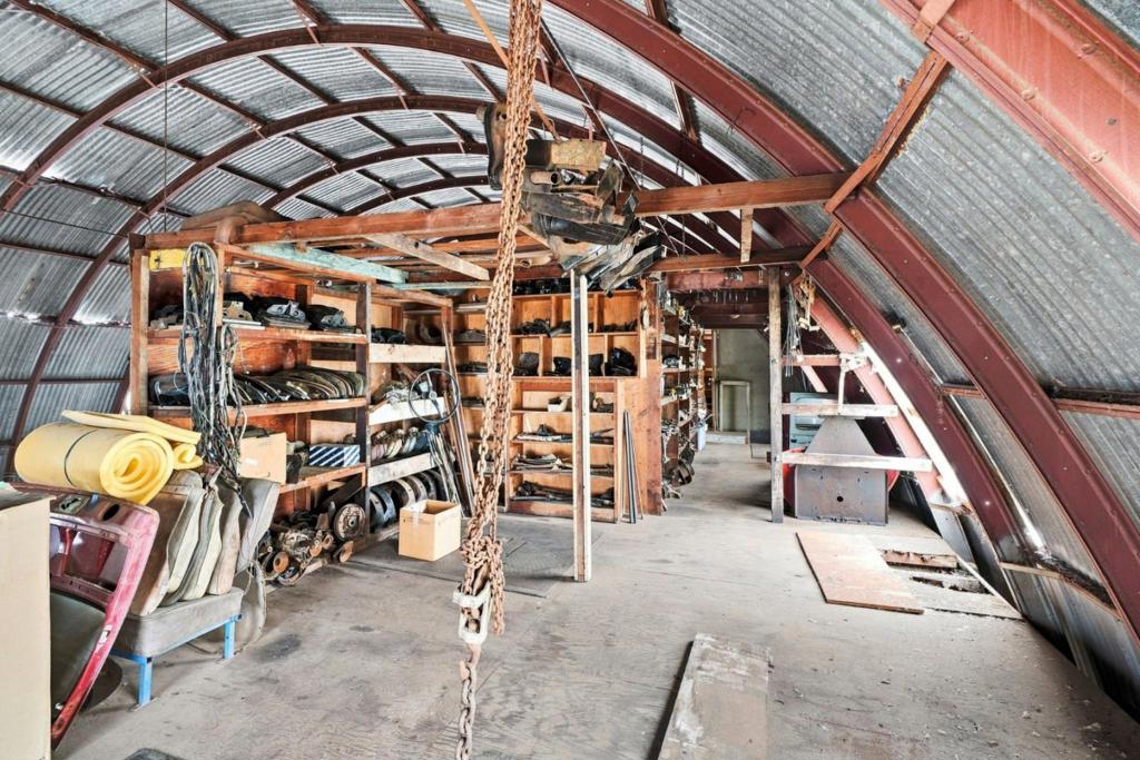 main property photo 17