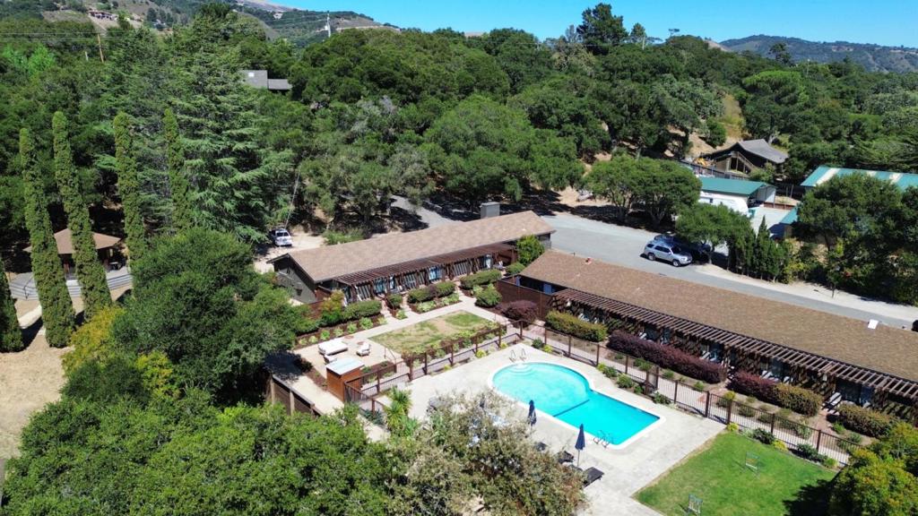 main property photo 25