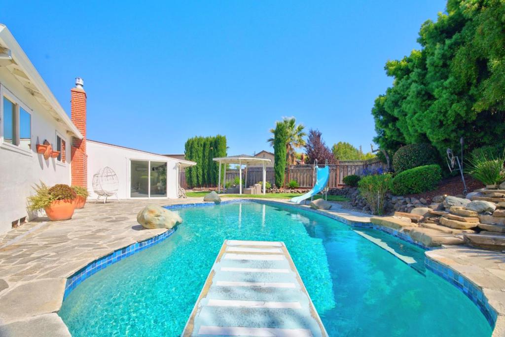 main property photo 58