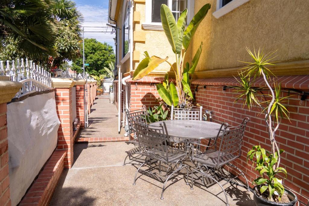 main property photo 40