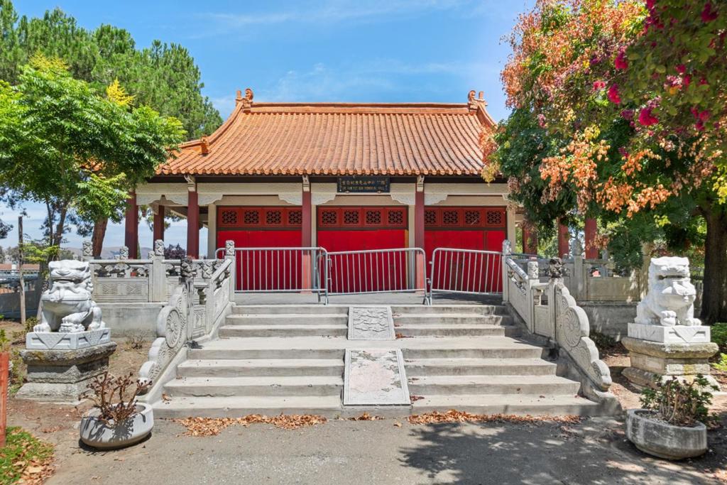 main property photo 50