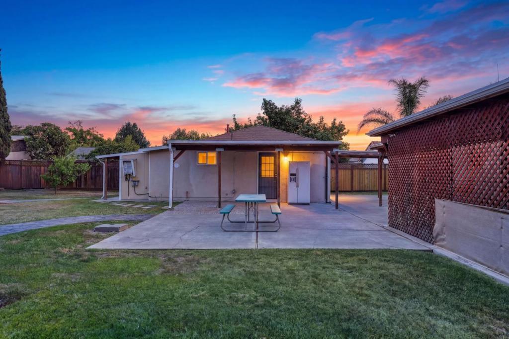main property photo 33