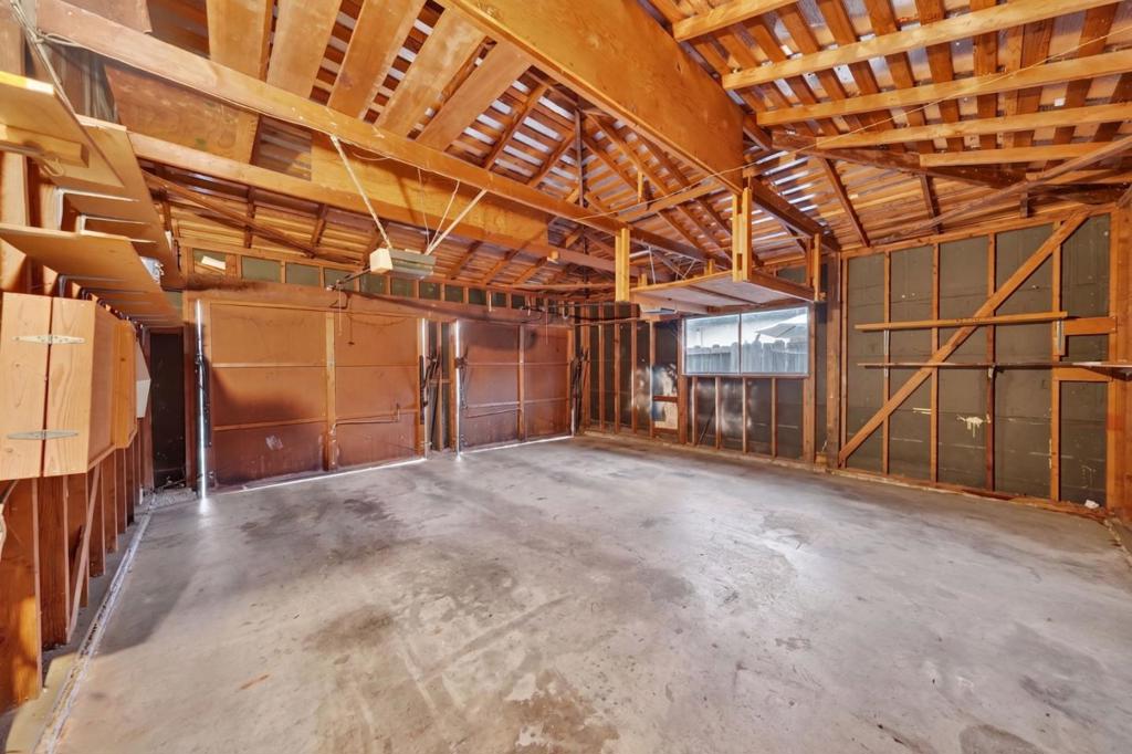main property photo 75