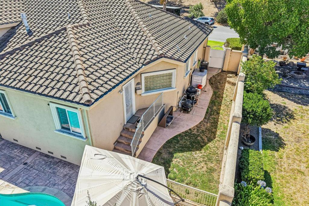 main property photo 45