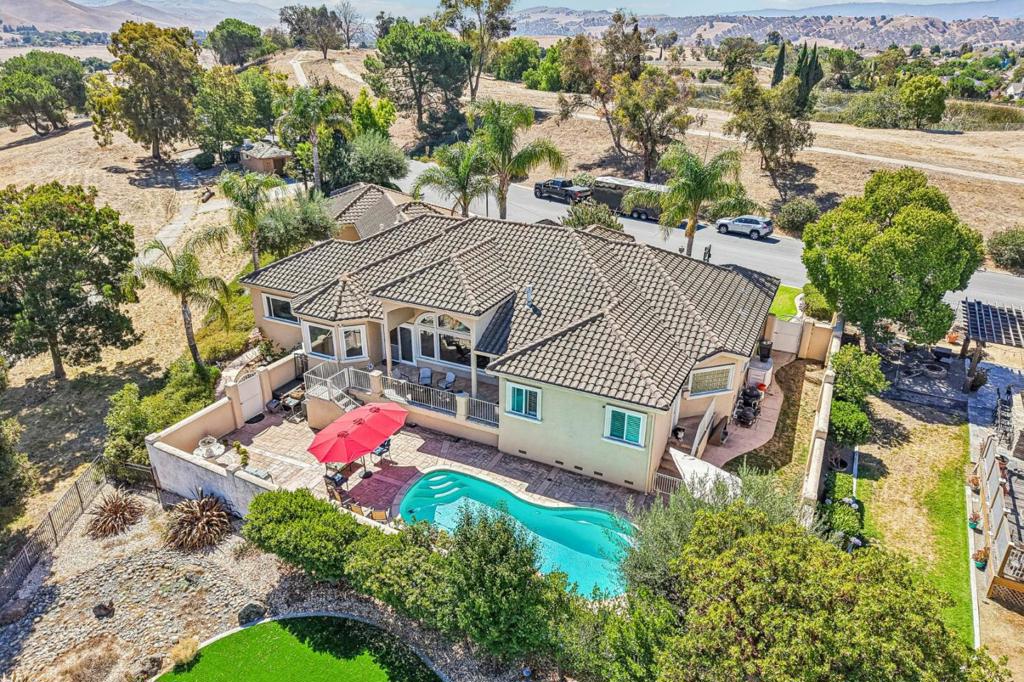 main property photo 50