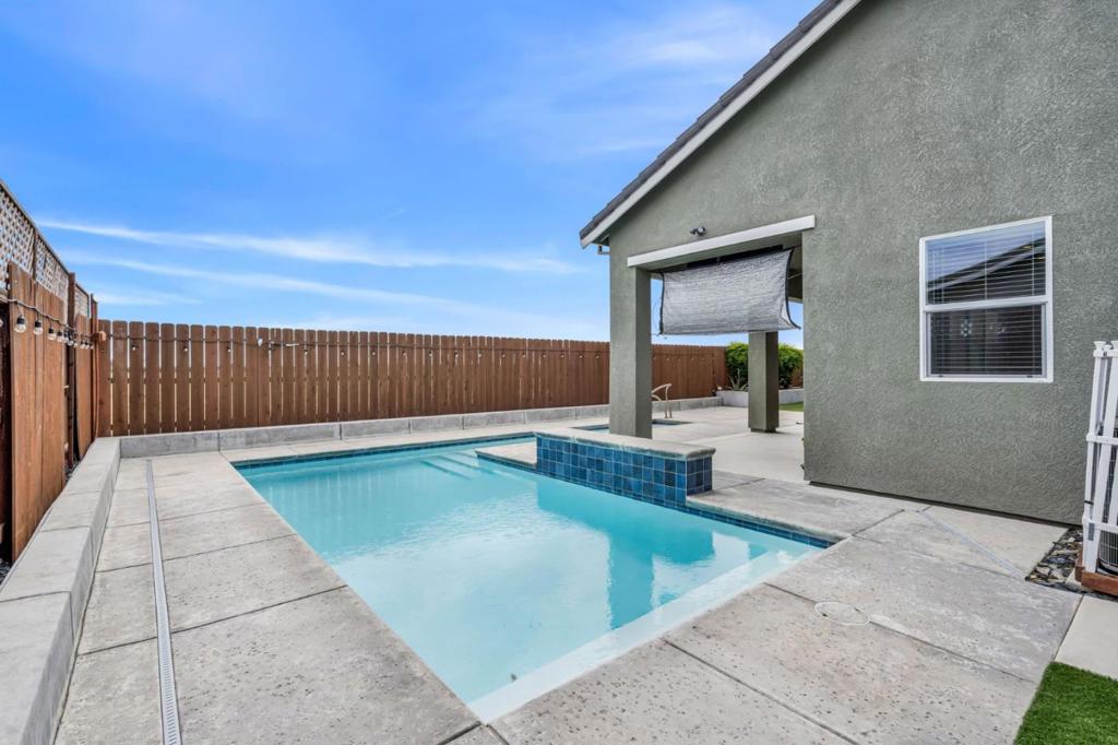 main property photo 58
