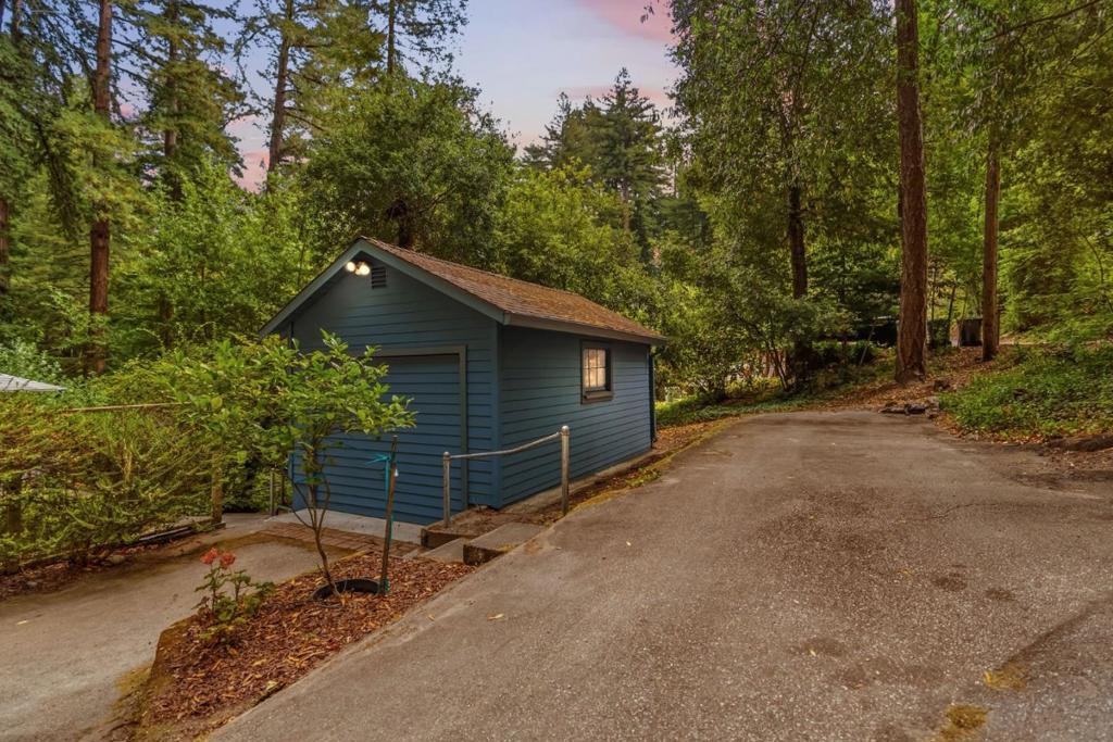 main property photo 59