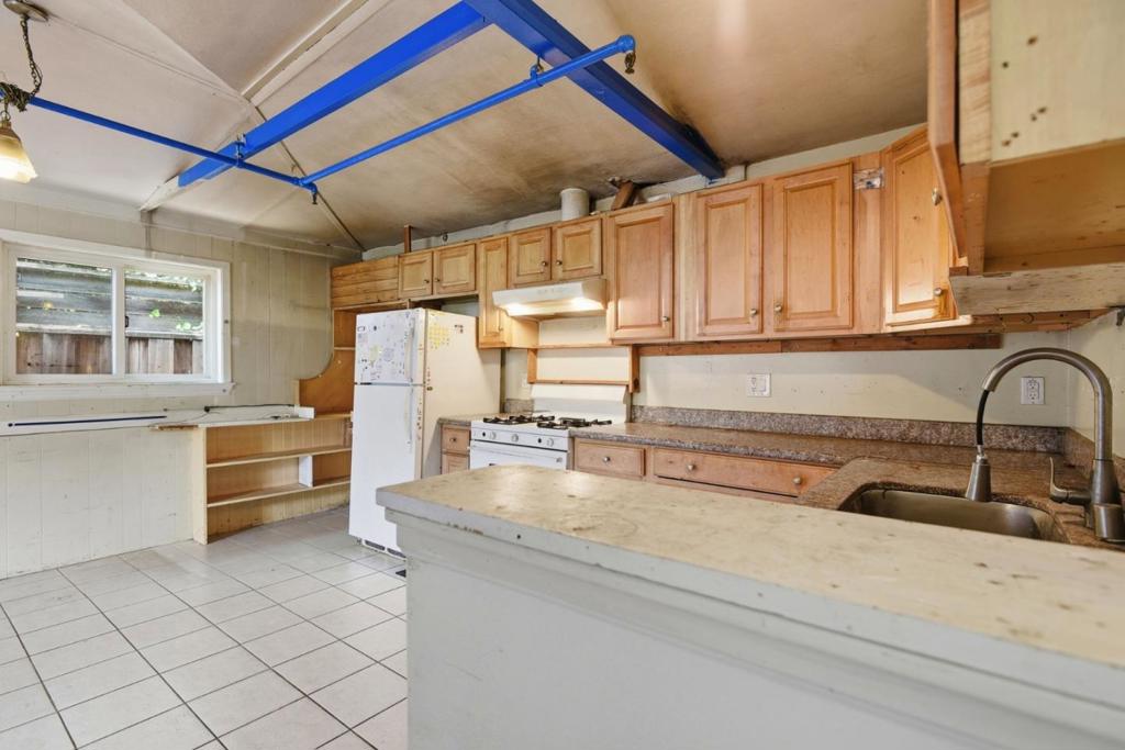 main property photo 61