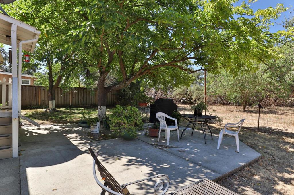 main property photo 68