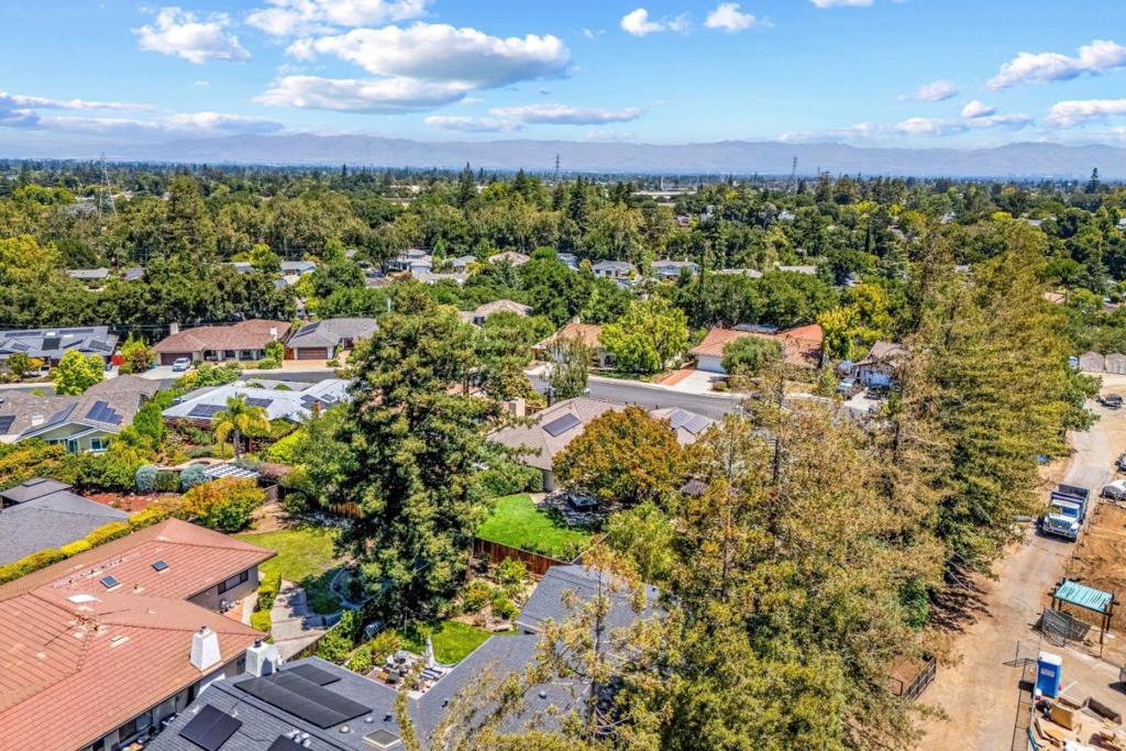 main property photo 75