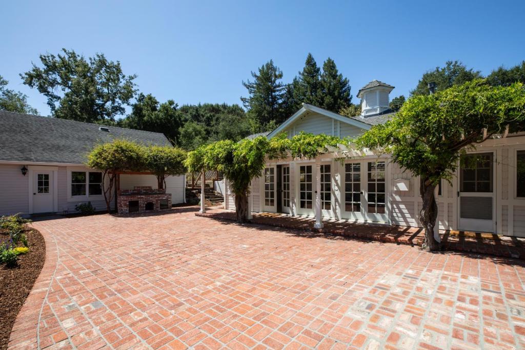 main property photo 40