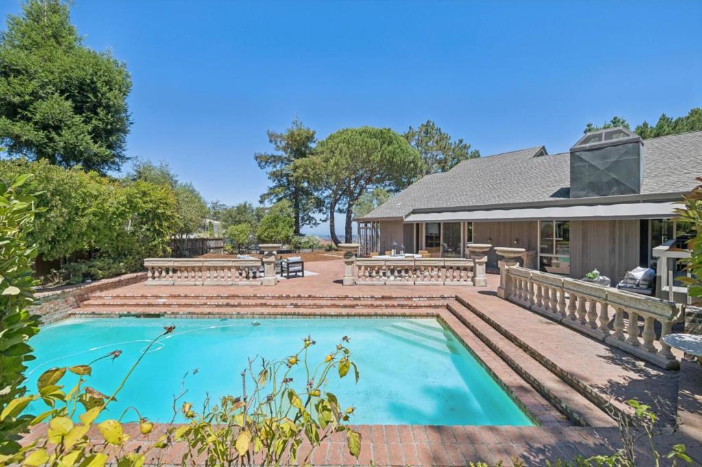 main property photo 65