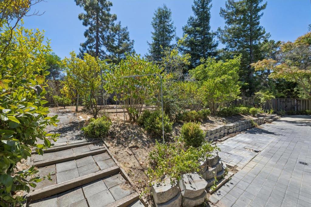 main property photo 78