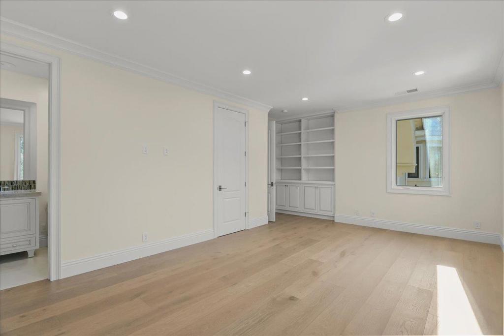 main property photo 74