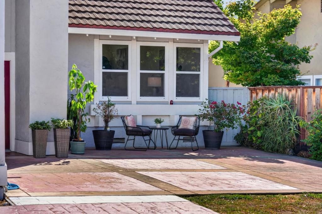 main property photo 74