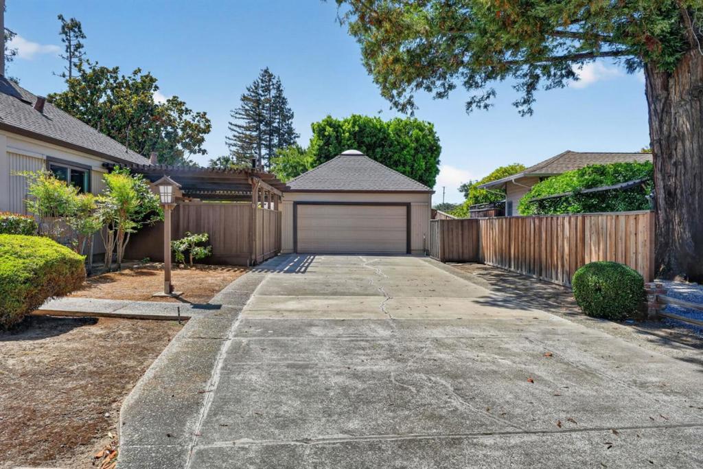 main property photo 68