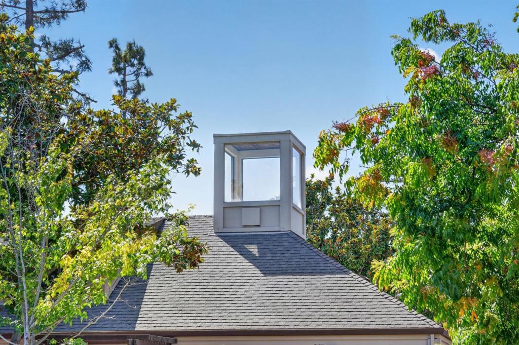 main property photo 70