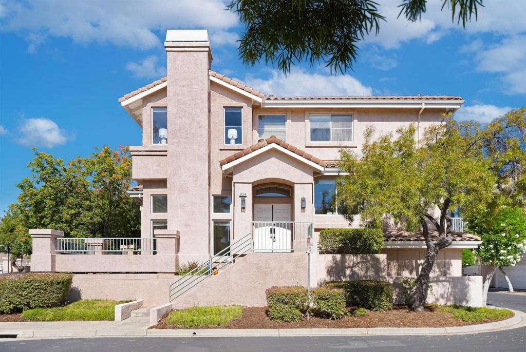 main property photo 0