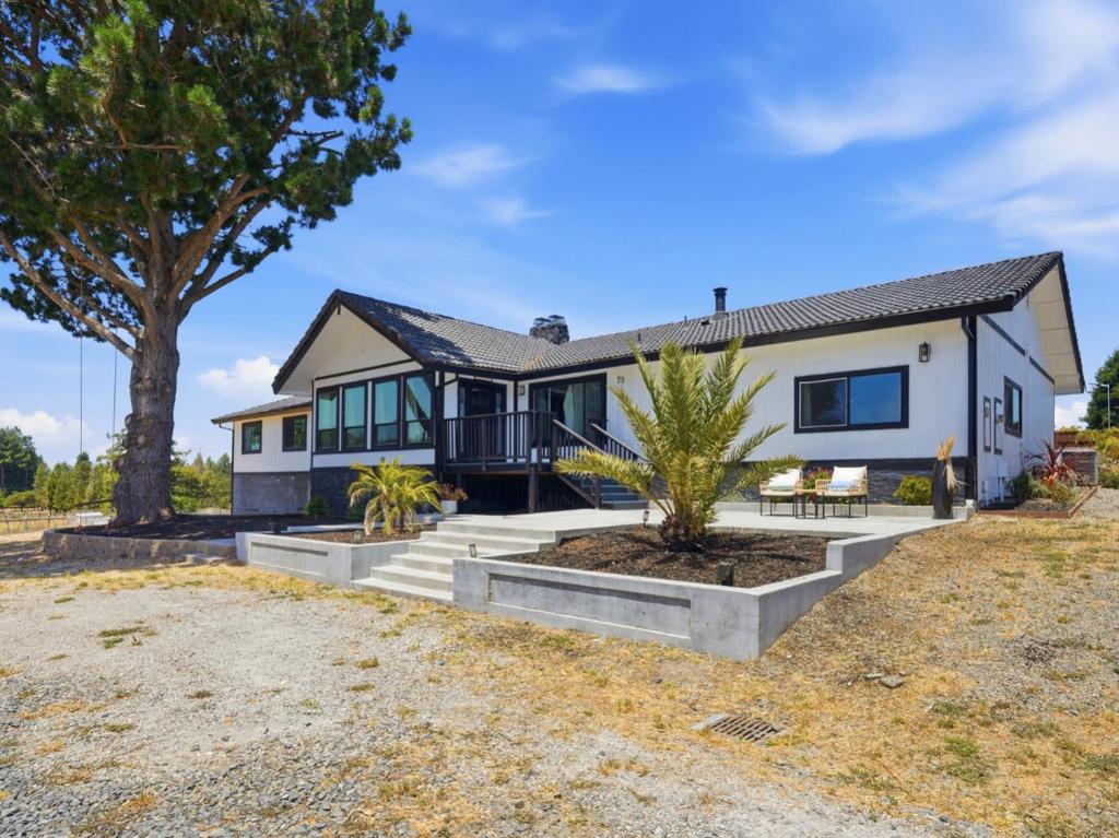 main property photo 77