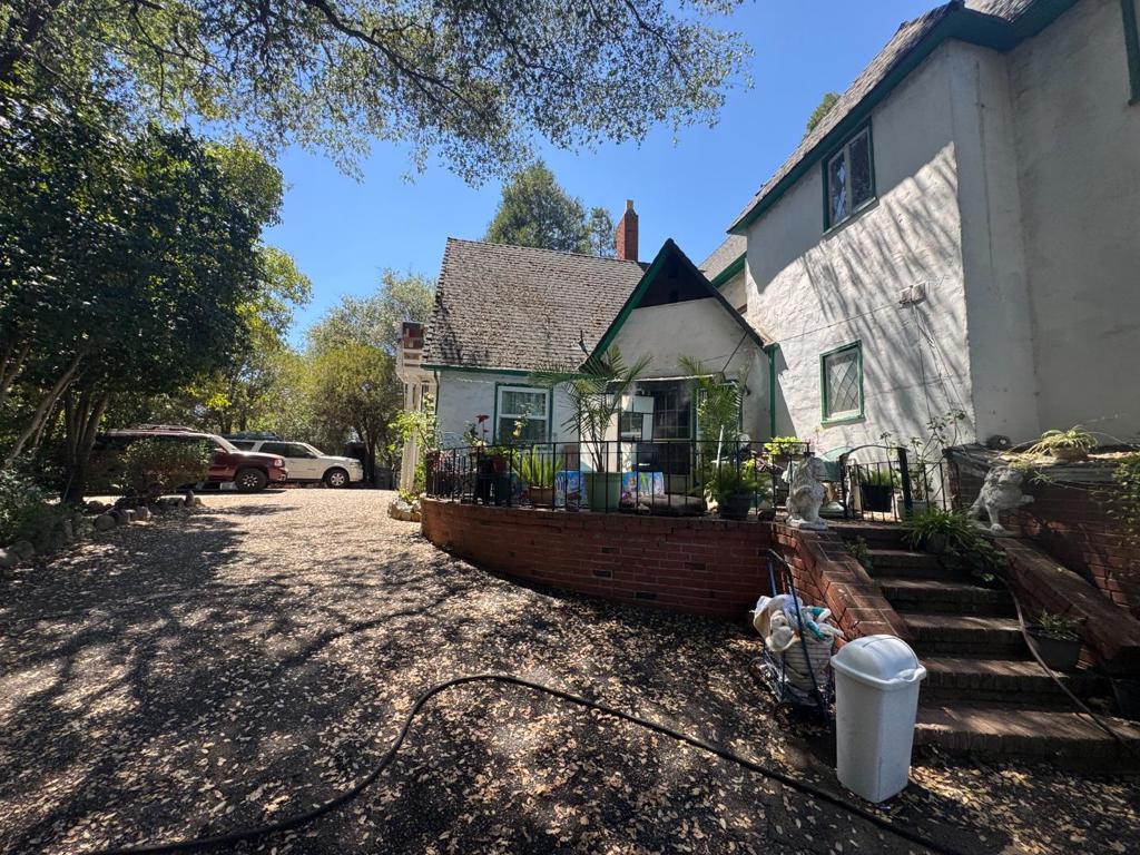 main property photo 19