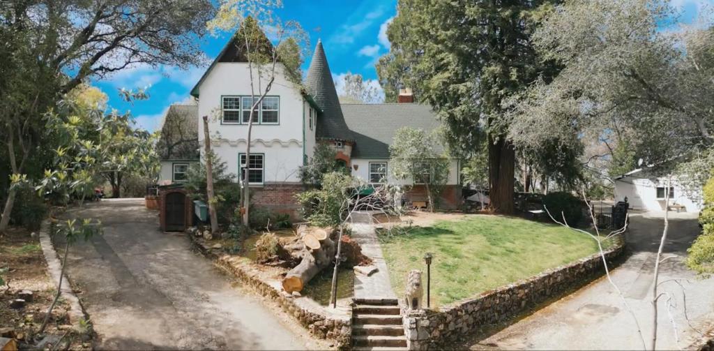 main property photo 6