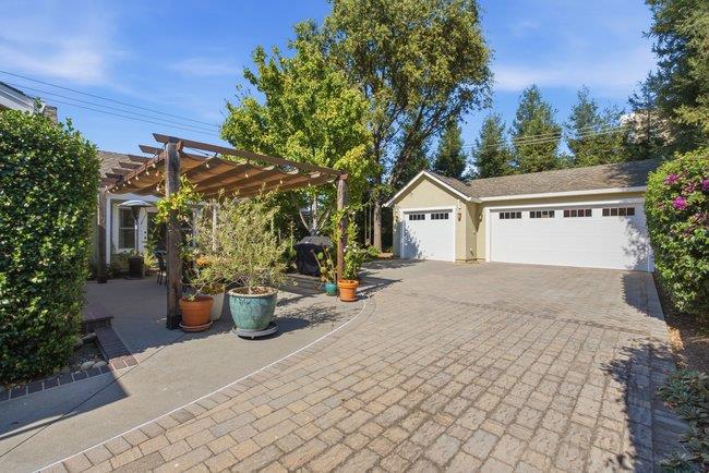 main property photo 43