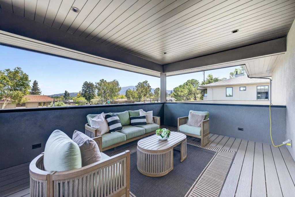 main property photo 77