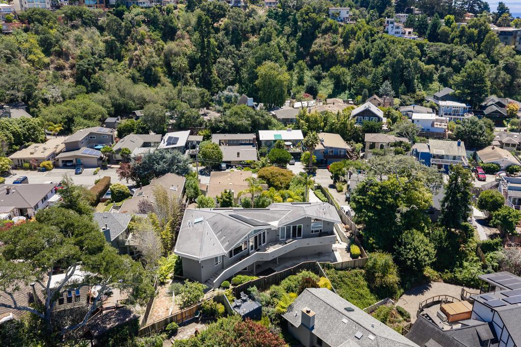 main property photo 78