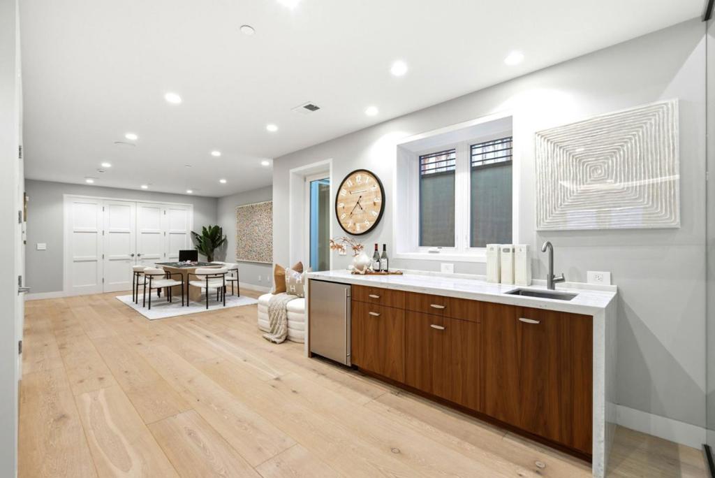 main property photo 65
