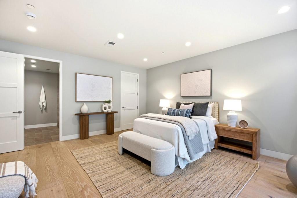main property photo 73