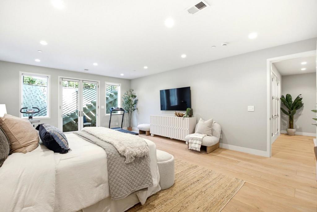 main property photo 74