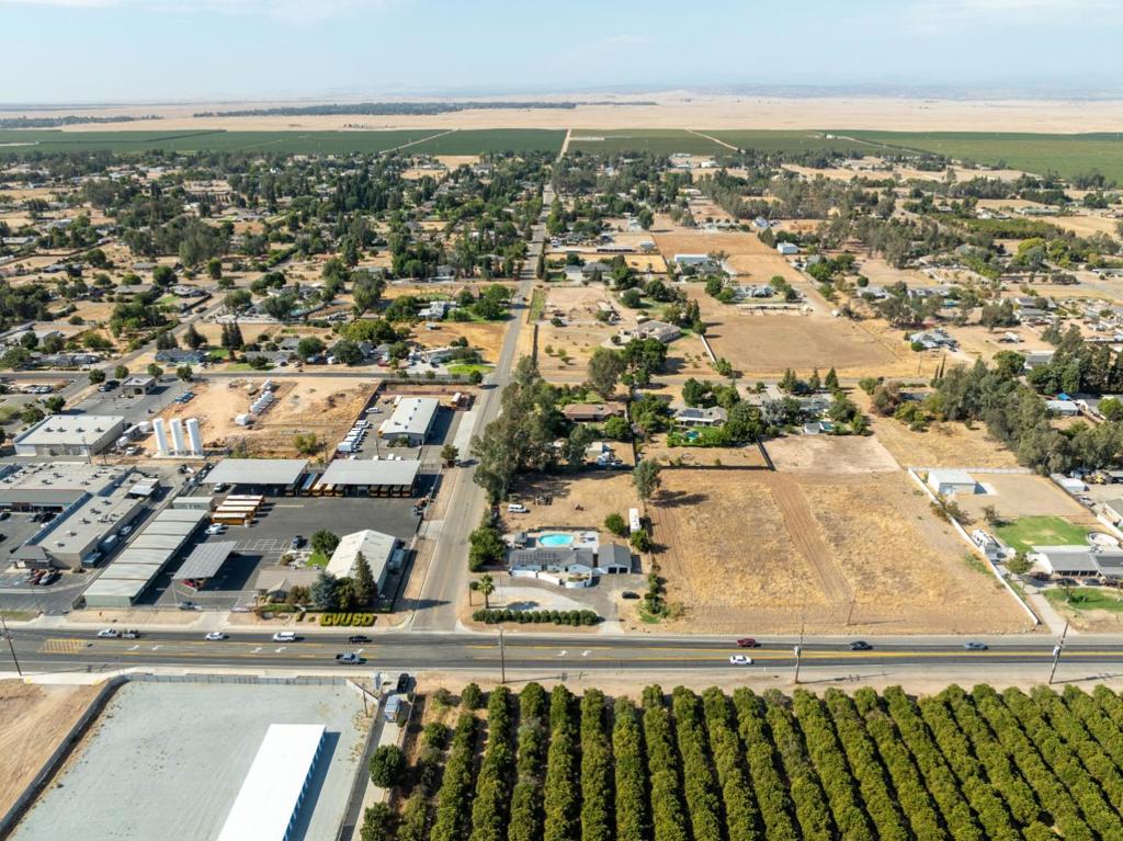 main property photo 40
