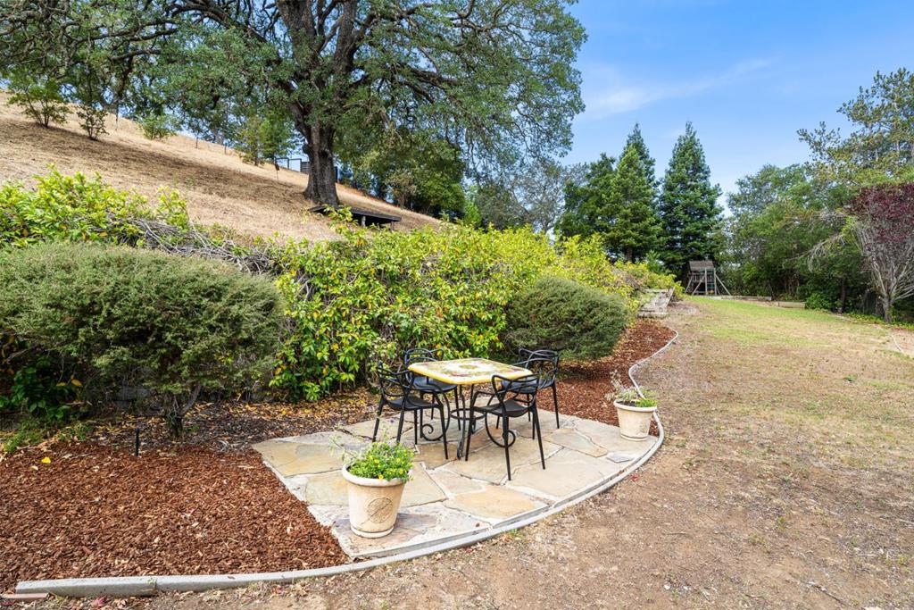 main property photo 74