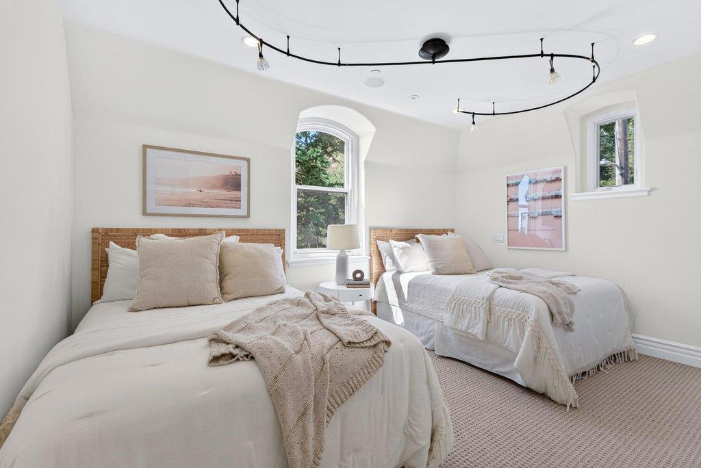 main property photo 118