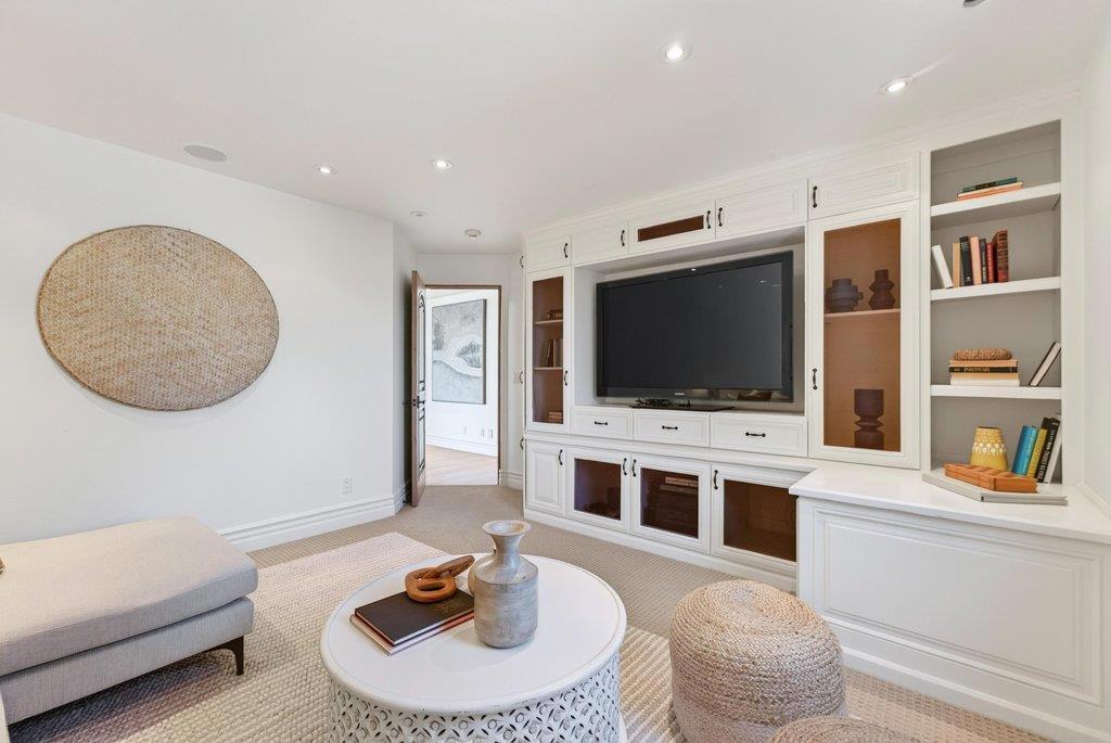 main property photo 78
