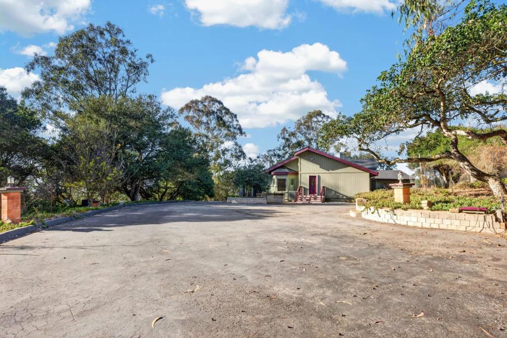 main property photo 66