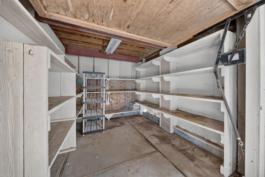 main property photo 76