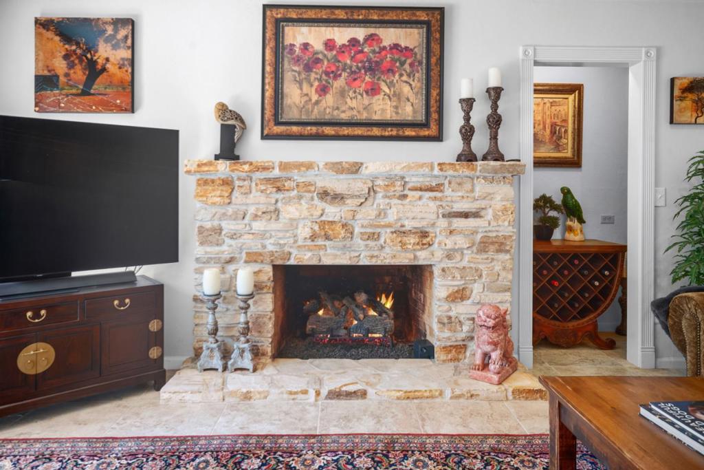 main property photo 18
