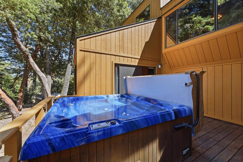 main property photo 40