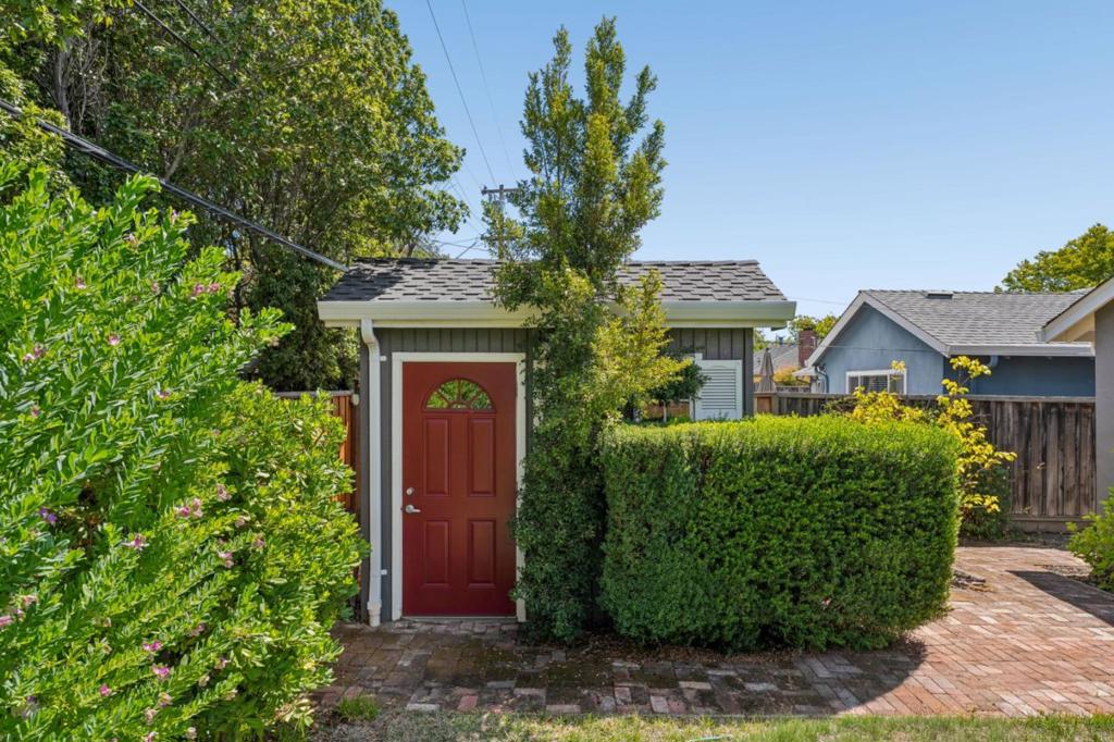 main property photo 65