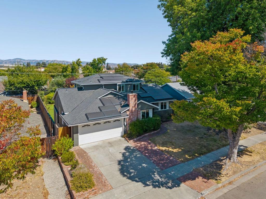 main property photo 76