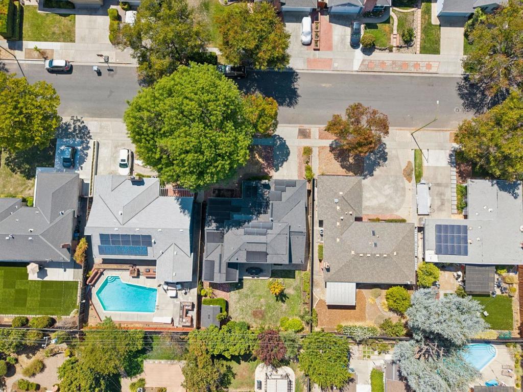 main property photo 78