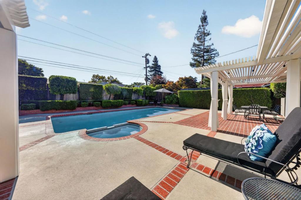 main property photo 68