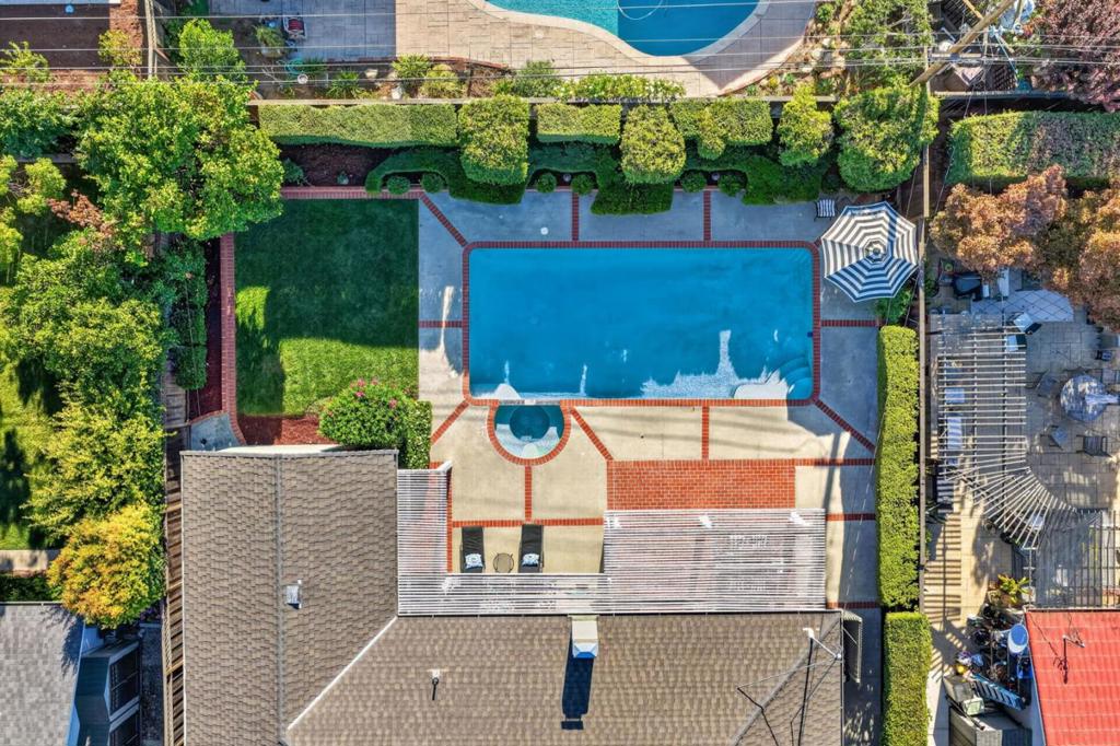 main property photo 73