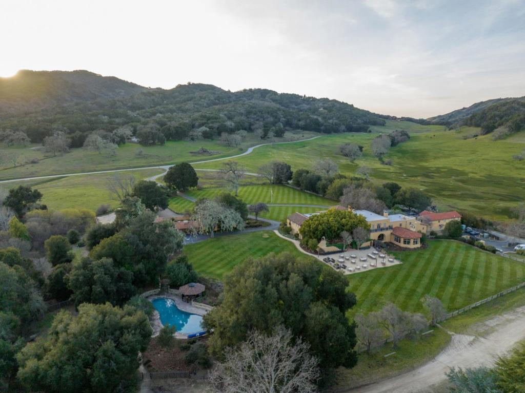 main property photo 12